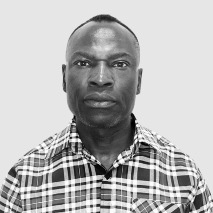 A portrait of Leon Bomanga